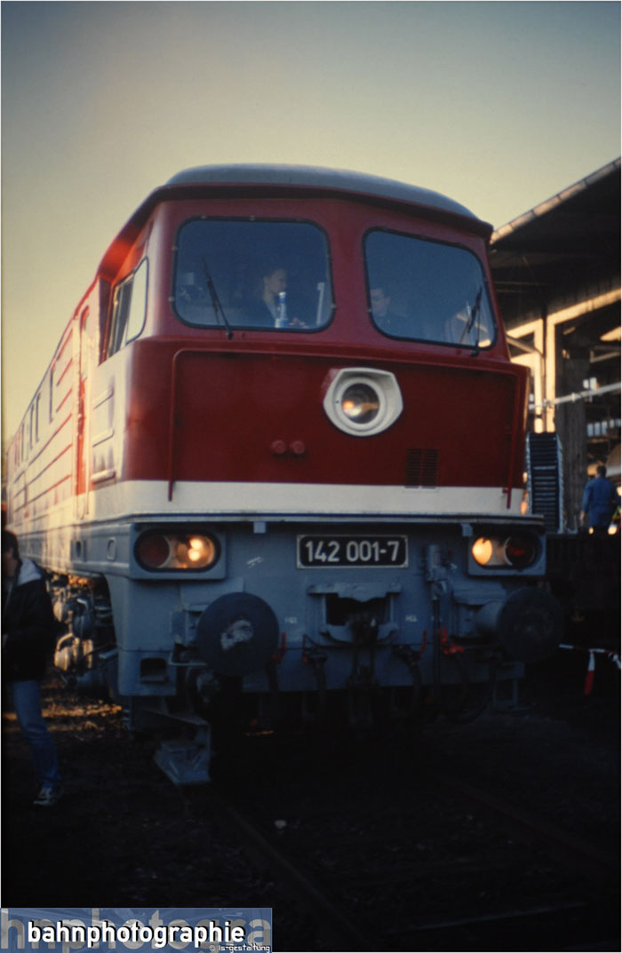 HK142_001isa