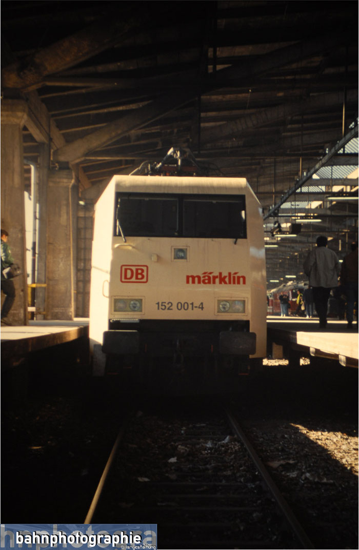 HK152_001