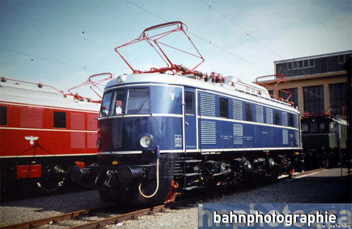 E1912a