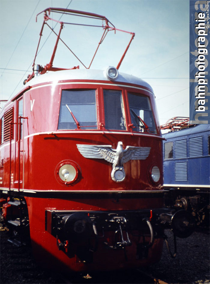 E19_01front
