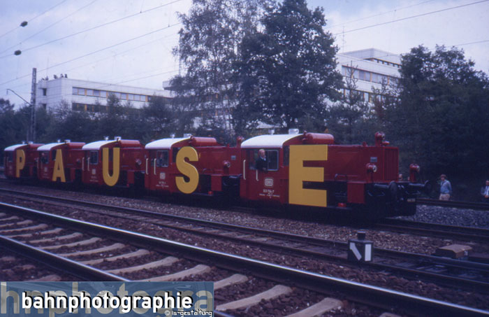 04-21_323-704-7-PAUSE