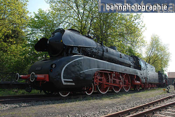 2010DDM10_001