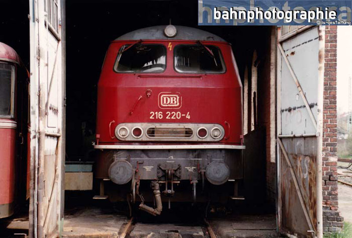 216220
