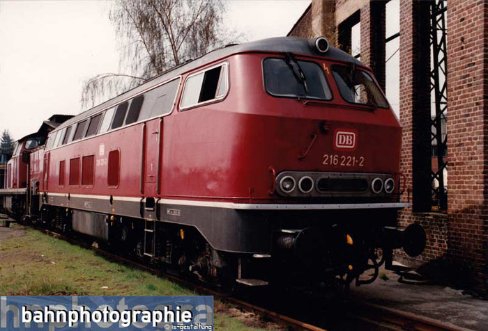 216221