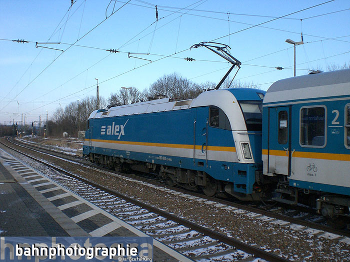 183004b