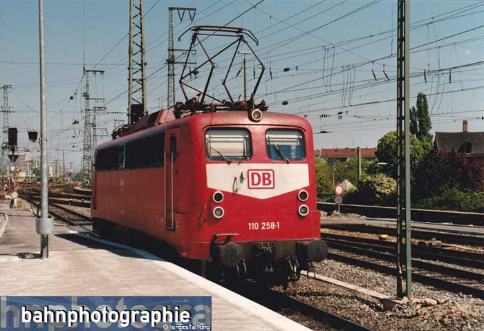 110_258NbgHbf