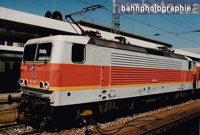 143621