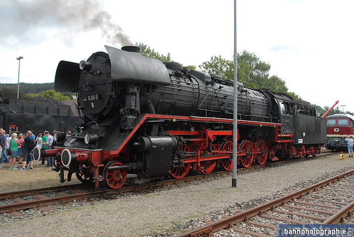 2016RAW441486b
